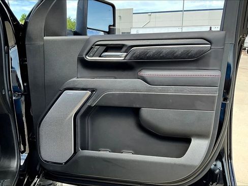 Used 2024 GMC Sierra 2500 AT4X image 24