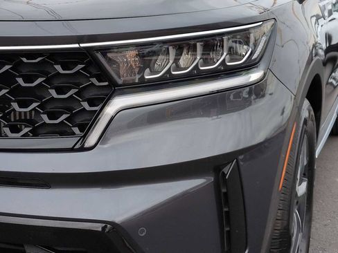 Used 2023 Kia Sorento EX w/ Panoramic Sunroof Package image 11