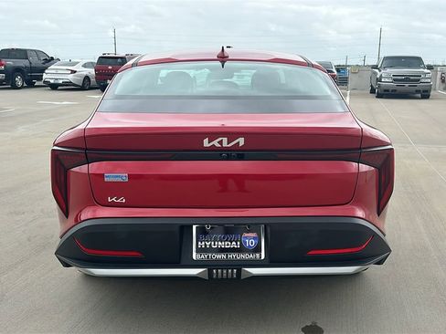 Used 2025 Kia K4 LXS image 11