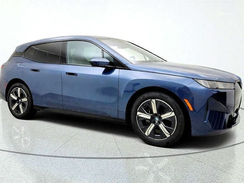 Used 2026 BMW iX xDrive45 w/ Premium Package AWD/4WD image 3