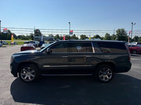 Used 2019 Cadillac Escalade ESV Luxury RWD image 10