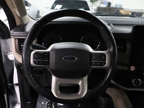 Used 2023 Ford Expedition Limited image 29