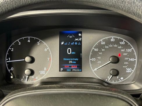 Used 2024 Toyota Corolla LE image 32