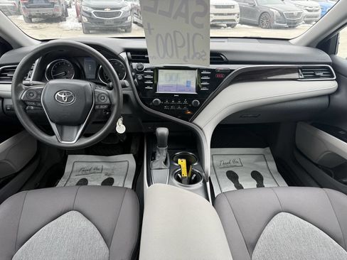 Used 2020 Toyota Camry LE image 15