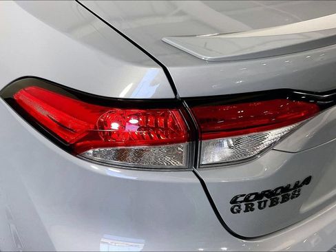 Used 2022 Toyota Corolla SE FWD image 35
