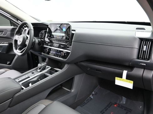 New 2025 Nissan Pathfinder SL image 27