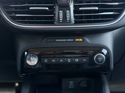 Used 2023 Ford Escape Platinum image 34