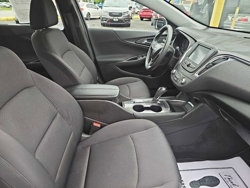 Used 2017 Chevrolet Malibu LT image 50