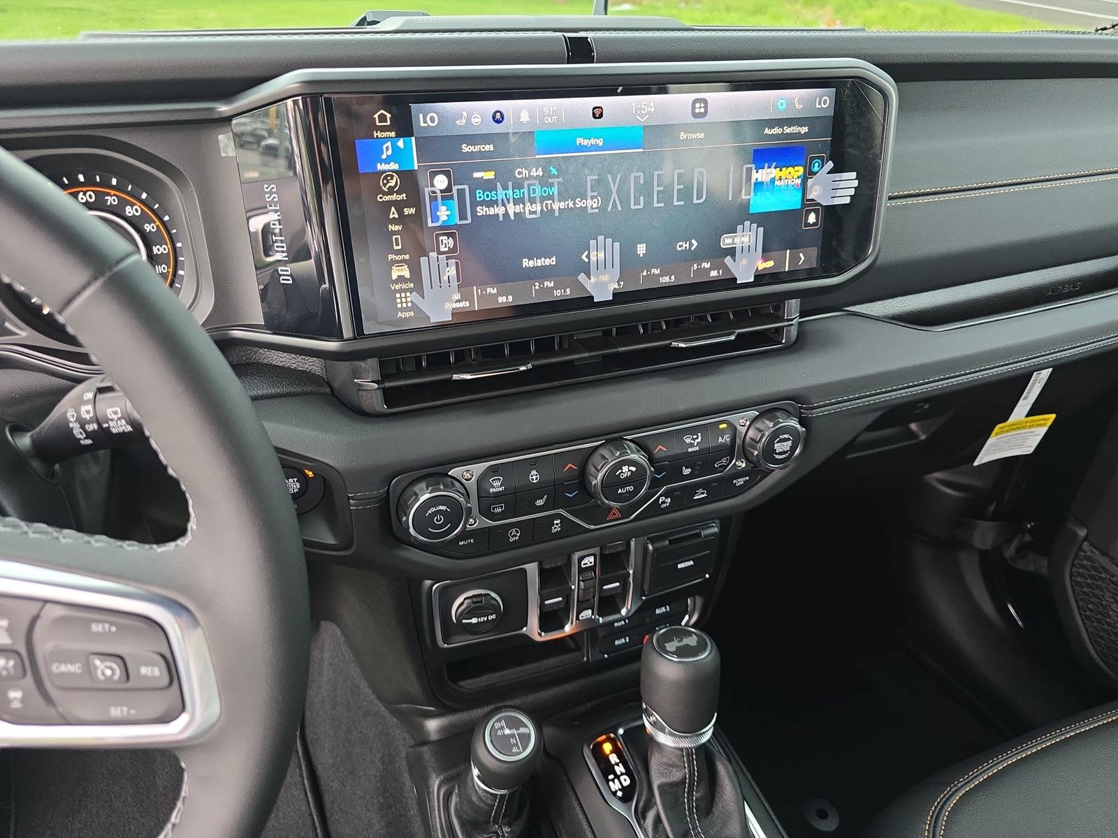 New 2026 Jeep Wrangler Unlimited Sahara AWD/4WD image 19