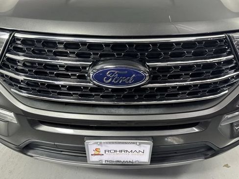 Used 2020 Ford Explorer XLT w/ Equipment Group 202A AWD/4WD image 28