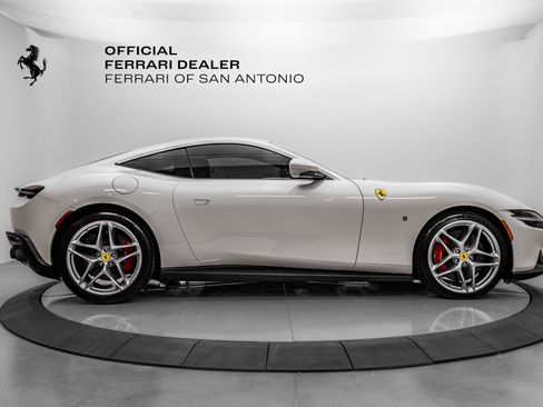Certified 2022 Ferrari Roma image 9