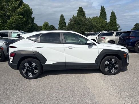 Used 2025 Hyundai Kona SEL FWD image 4