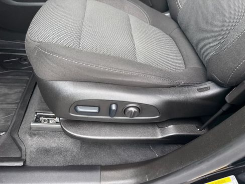 Used 2023 Chevrolet Traverse LT AWD/4WD image 11