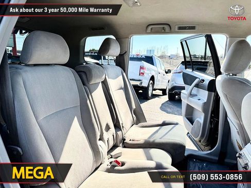 Used 2013 Toyota Highlander 4WD w/ Cold Weather Pkg image 18