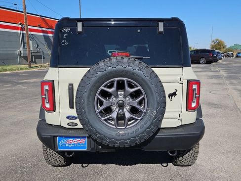 New 2025 Ford Bronco Badlands image 10