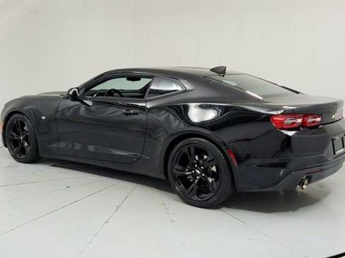 Used 2019 Chevrolet Camaro LT w/ Technology Package image 3