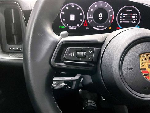 Used 2024 Porsche Cayenne S image 21