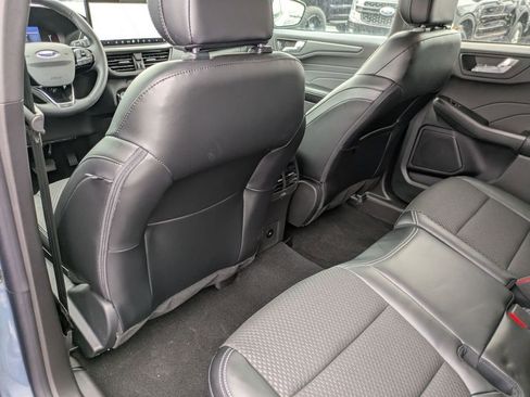 New 2024 Ford Escape SE image 40