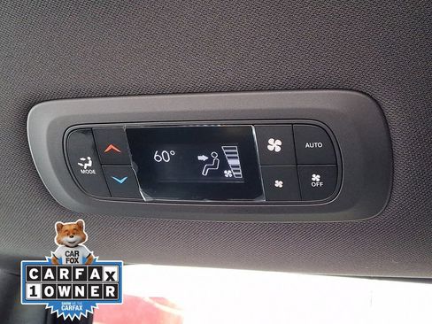 Used 2025 Chrysler Pacifica Select FWD image 14