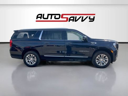 Used 2024 GMC Yukon XL Denali AWD/4WD image 8