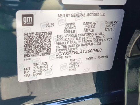 New 2026 Cadillac Lyriq V image 31