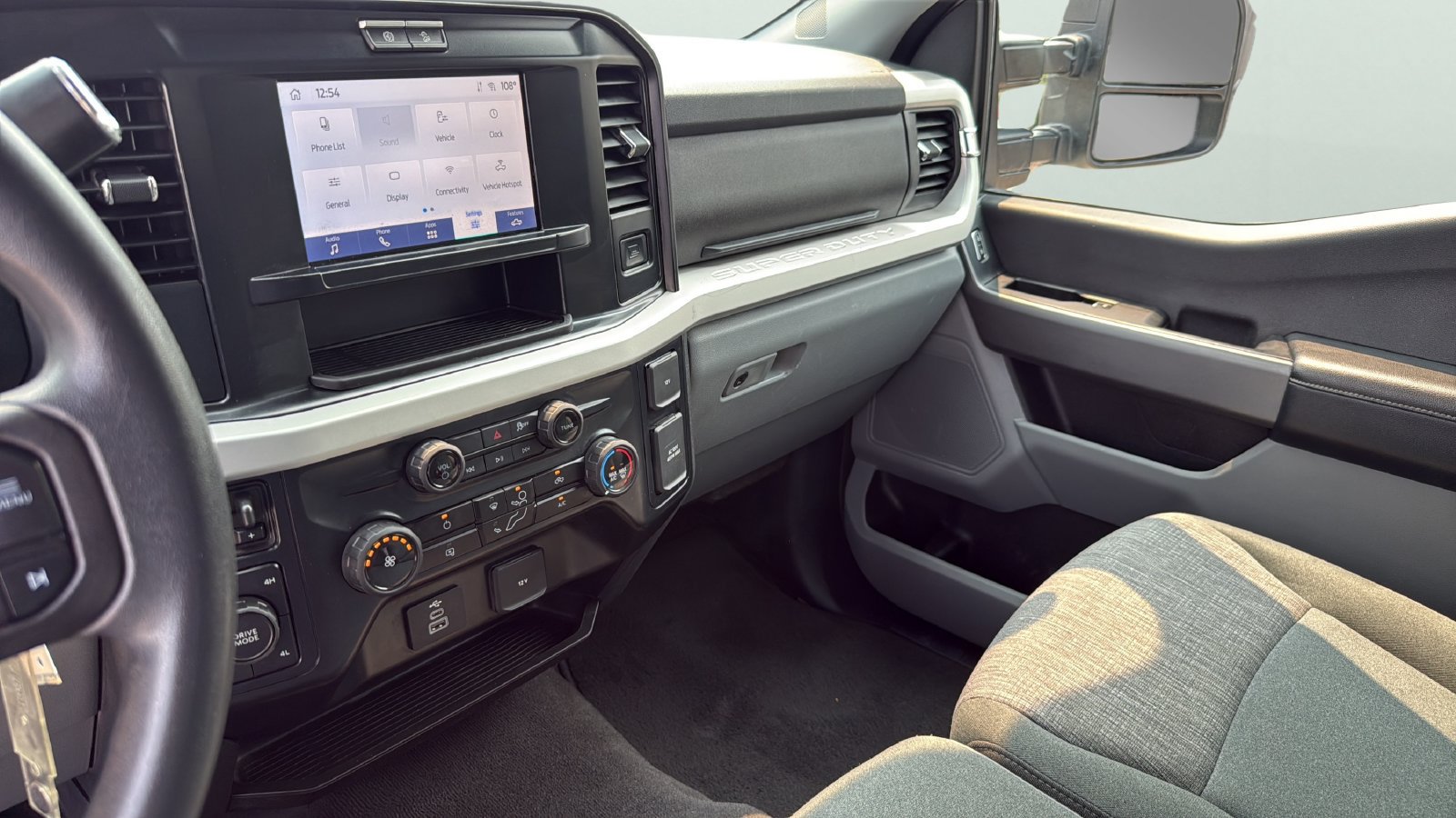 Used 2025 Ford F250 XLT w/ FX4 Off-Road Package AWD/4WD image 18