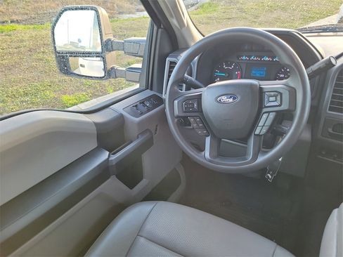 Used 2022 Ford F350 XL w/ Power Equipment Group image 18