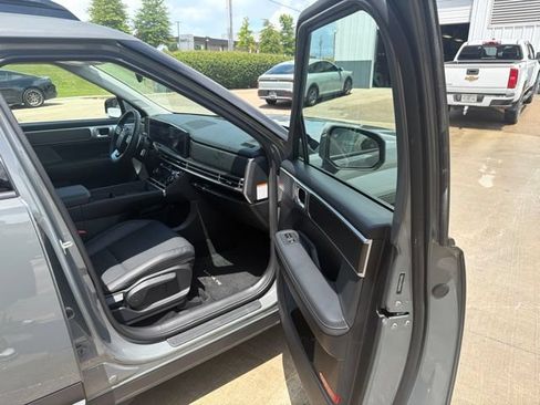 Used 2025 Hyundai Santa Fe SEL FWD image 22