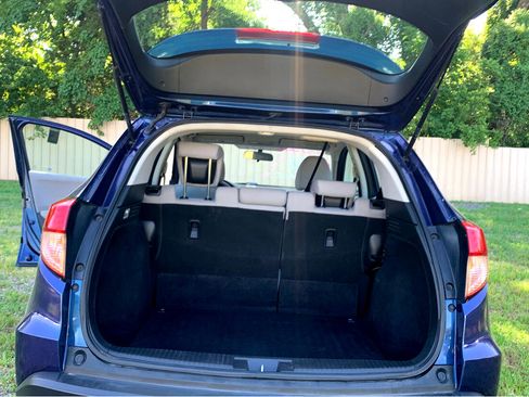 Used 2017 Honda HR-V LX image 16