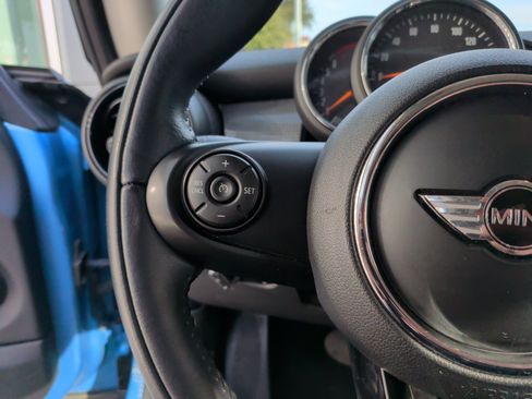 Used 2018 MINI Cooper 2-Door Hardtop image 19