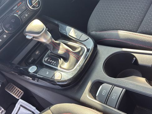 Used 2025 Kia Soul GT-Line w/ GT-Line Technology Package FWD image 21