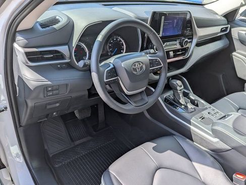 Used 2026 Toyota Highlander XLE AWD/4WD image 17