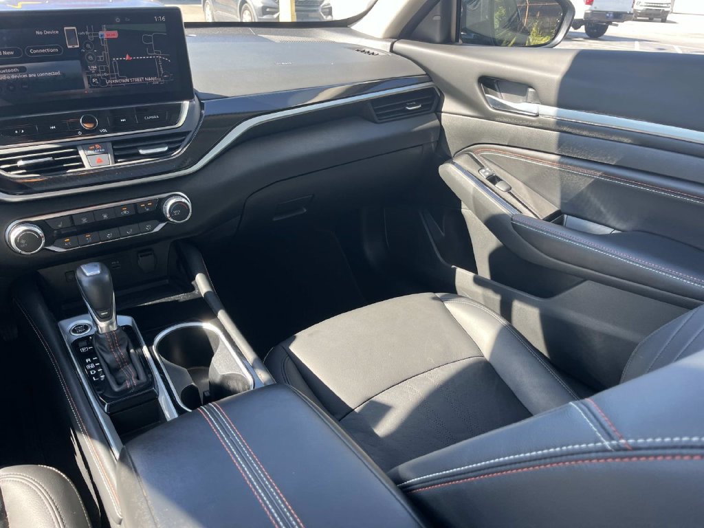 Used 2023 Nissan Altima 2.5 SR w/ SR Premium Package FWD image 17