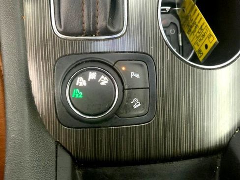 Used 2017 GMC Acadia SLT image 15