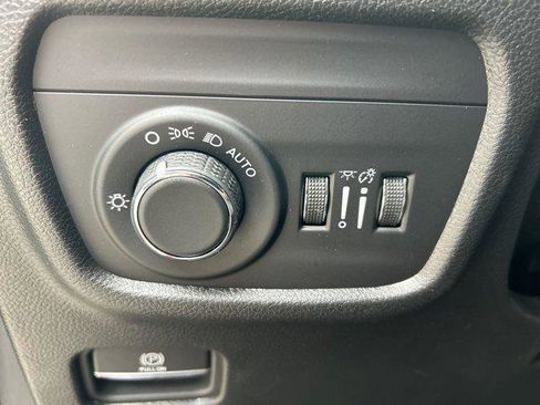 New 2025 Jeep Grand Cherokee L Laredo image 19