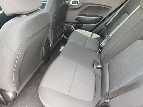 Used 2025 Hyundai Venue SE FWD image 34