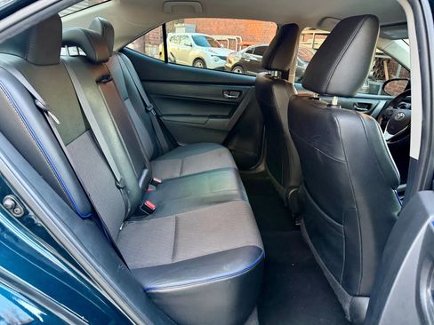 Used 2018 Toyota Corolla SE image 19