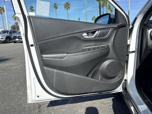 Used 2023 Hyundai Kona SE image 20