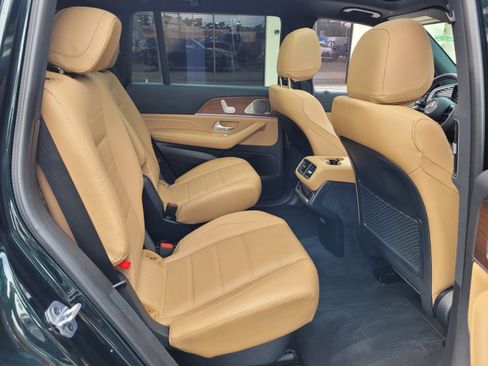 Used 2025 Mercedes-Benz GLS 450 4MATIC image 16