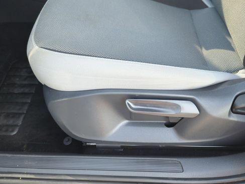 Certified 2022 Volkswagen Taos S image 14