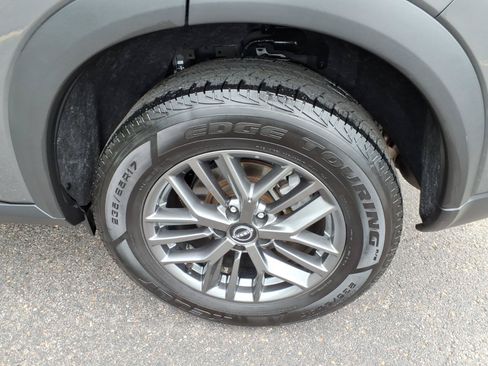Used 2023 Nissan Rogue S AWD/4WD image 13