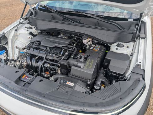 Used 2025 Hyundai Kona SEL FWD image 34