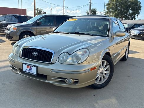 Used 2002 Hyundai Sonata GLS FWD image 1