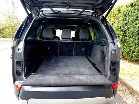 Used 2017 Land Rover Discovery HSE image 39