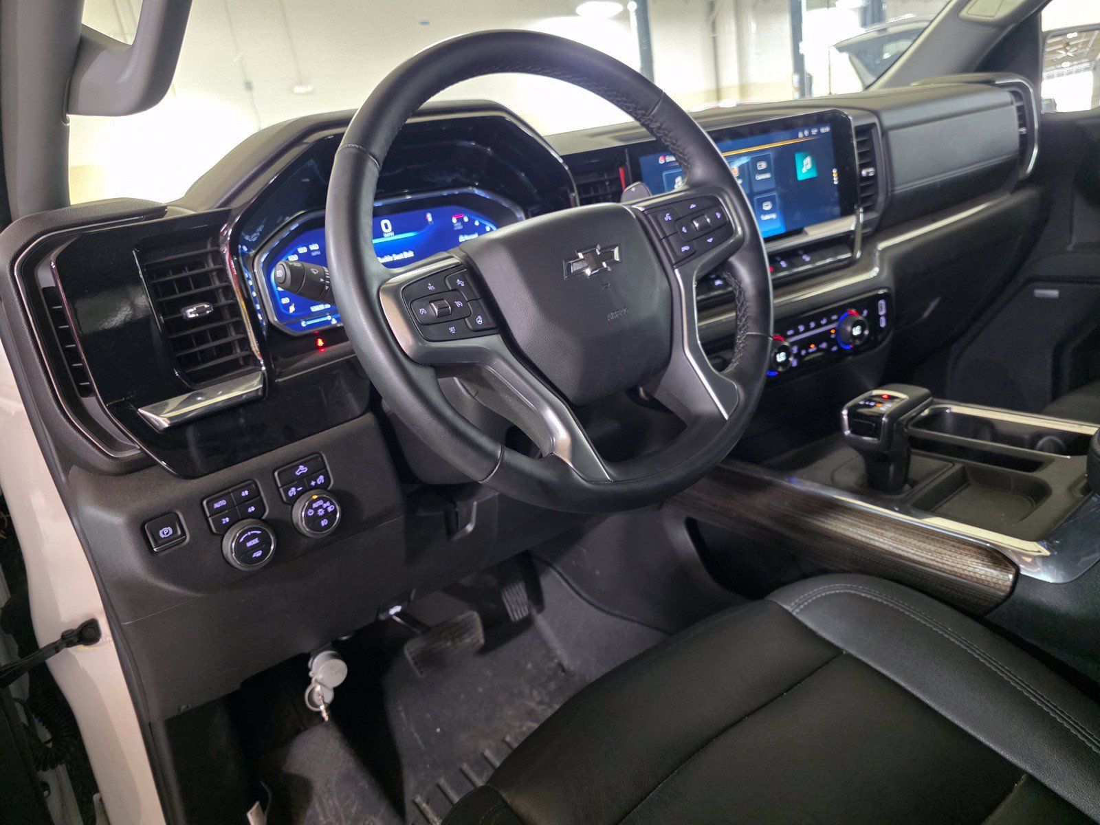 Used 2024 Chevrolet Silverado 1500 RST w/ Convenience Package II AWD/4WD image 16