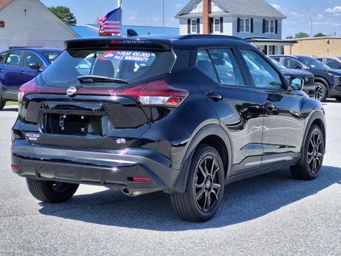 Used 2023 Nissan Kicks SR w/ SR Premium Package FWD image 3