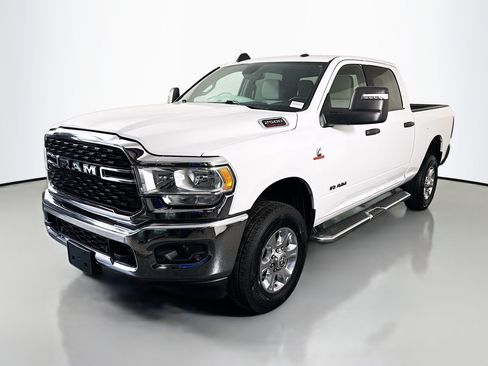 Used 2024 RAM 2500 Big Horn w/ Off Road Package AWD/4WD image 4
