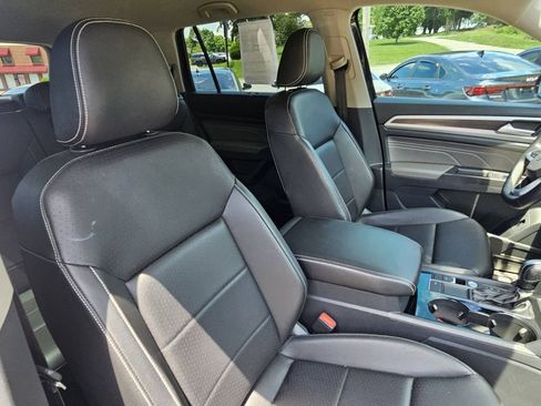 Used 2023 Volkswagen Atlas SE w/ Black Wheel Package FWD image 10