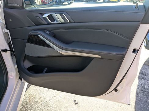Used 2025 BMW X7 xDrive40i image 29