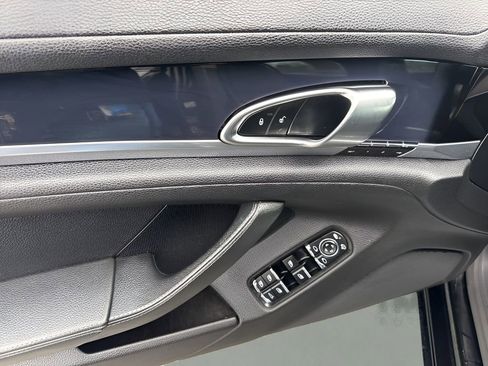 Used 2014 Porsche Panamera 4 image 26